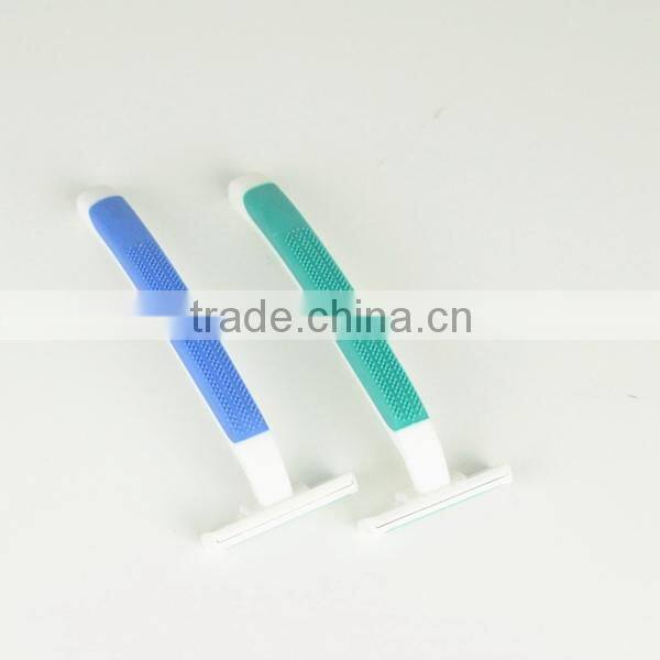 Twin blade disposable razor