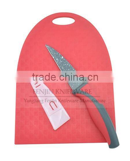Simple Plastic Cutting Board with Knife Set