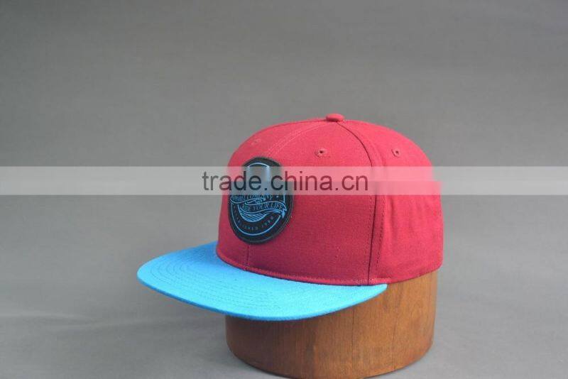 Custom 100% cotton twill 6-panel snapback cap with woven label