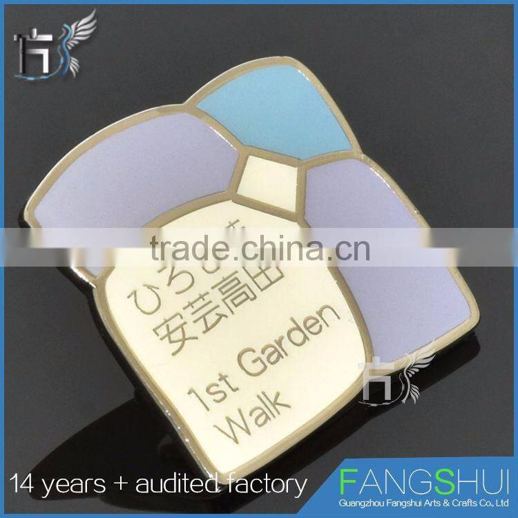 Wholesale fashionable metal ribbon badge hot sale