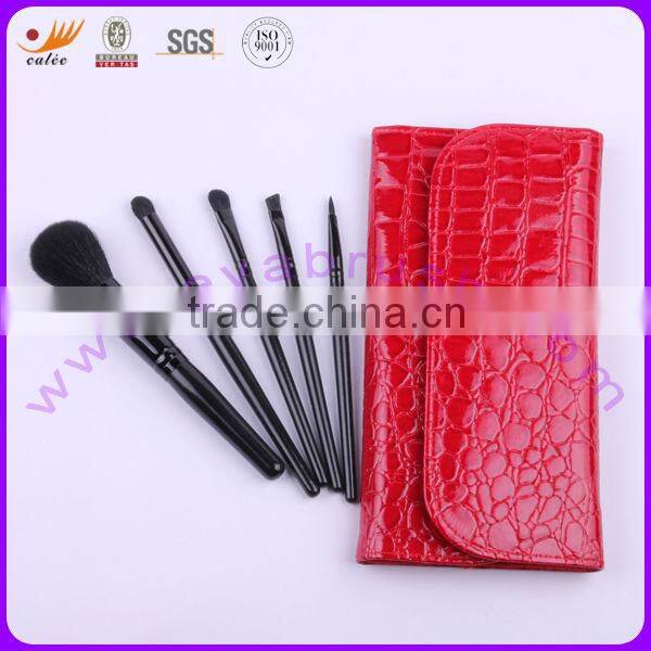 Gift and Portable Makeup Brush Set for beauty girls with red bag