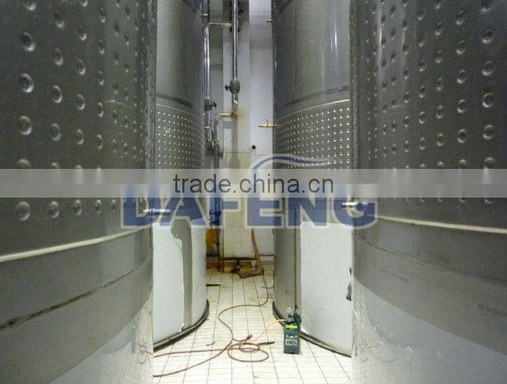 glycol jacketed and agitated wine fermenter