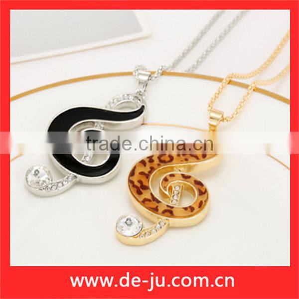 Magnetic Fashion Note Sweater Necklace