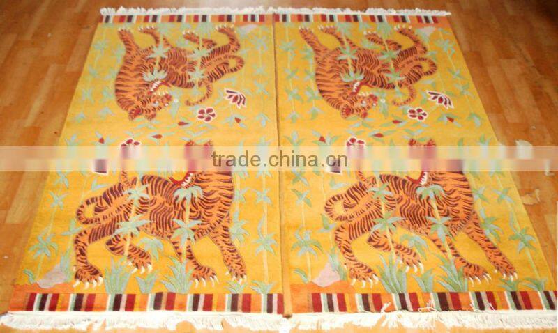 Animal pattern woollen carpet