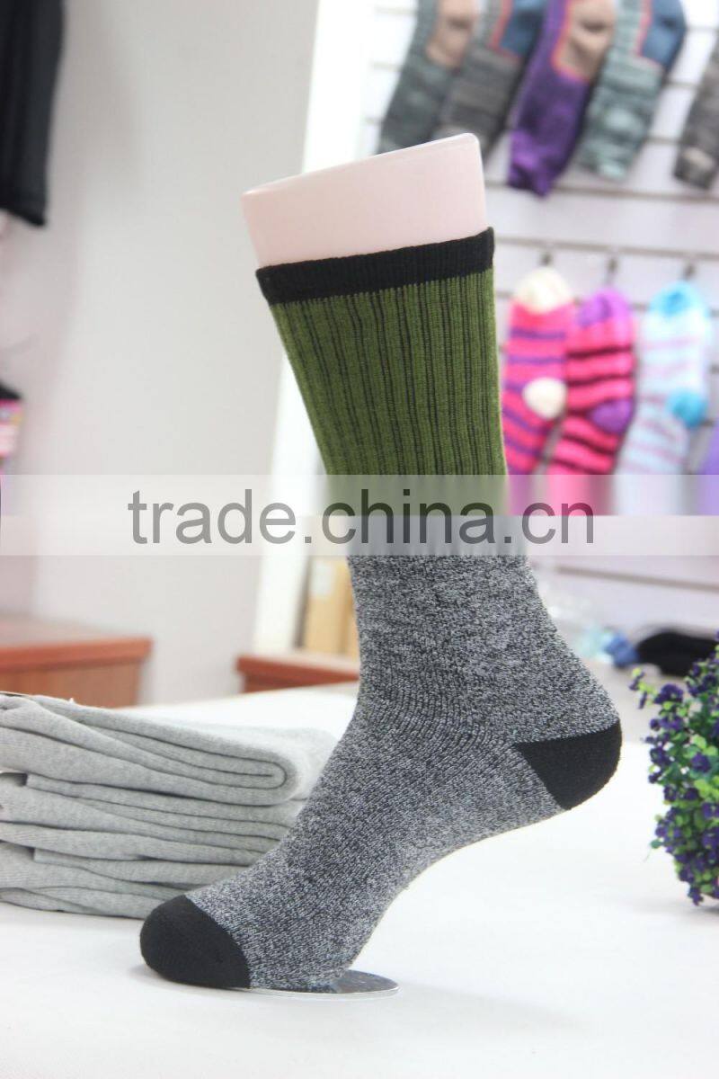 2016 fashion custom men cotton long sock in zhuji