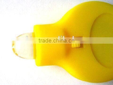 7 Color Plastic White Light Cheap Custom Fashion LED Keychain For Souvenirs And Gifts