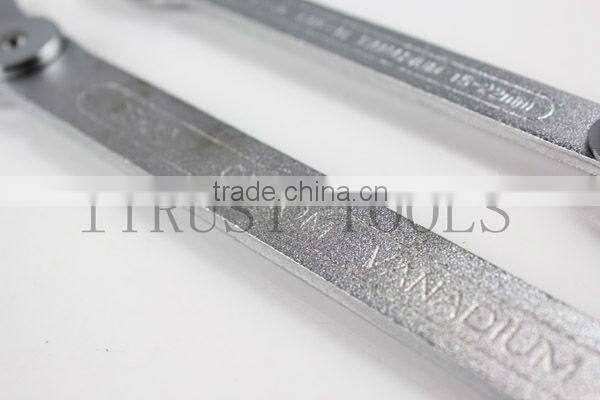 2pcs Universal Spanner WR7008