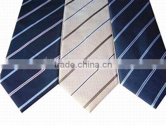 silk tie with striped pattern