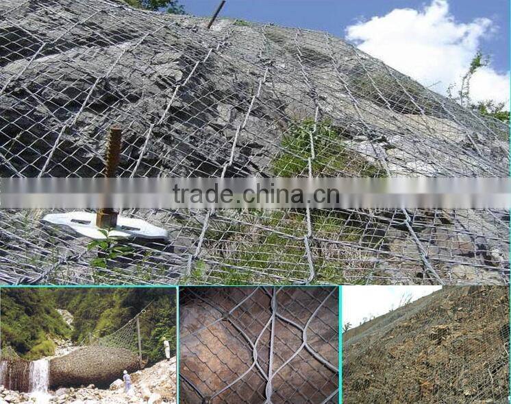 Galvanized Cyclone Wire Mesh/Sports Ground Fence