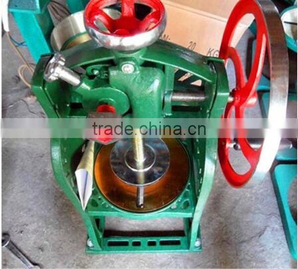 2016 hot sale manual ice crusher/ice crushing machine/ice shaver for small house(email:millie@jzzhiyou.com)