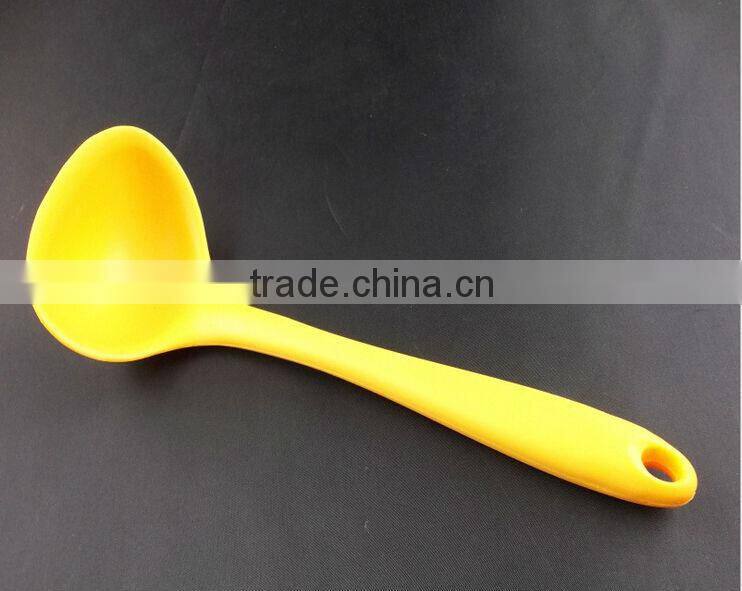 south China colorful non-stick silicone soup ladle with stainless steel kitchenware by factory