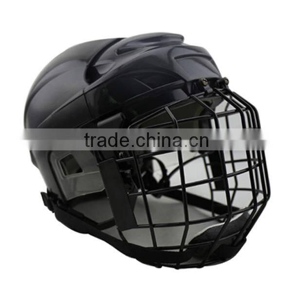comfort Ice hockey player helmet