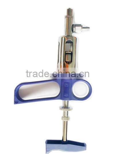 Large connecting syringe for animal
