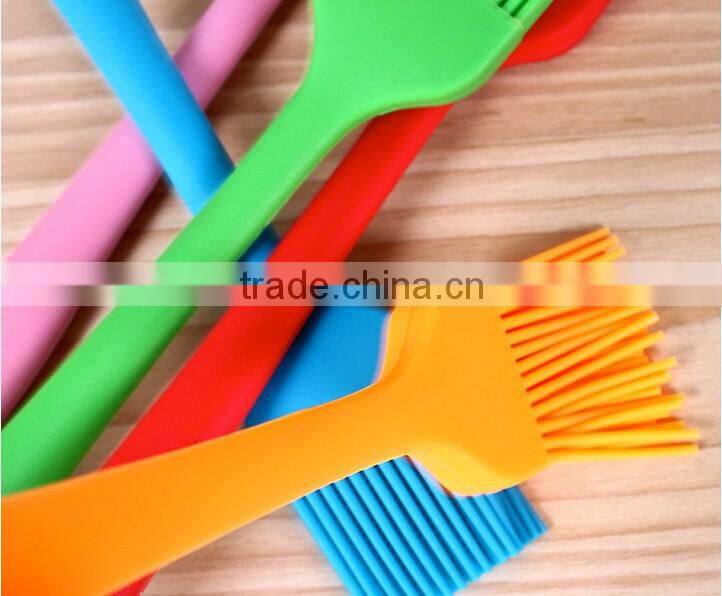green flat high temperature resistant silicone barbecue brush,silicone rubber BBQ cleaning basting brushes