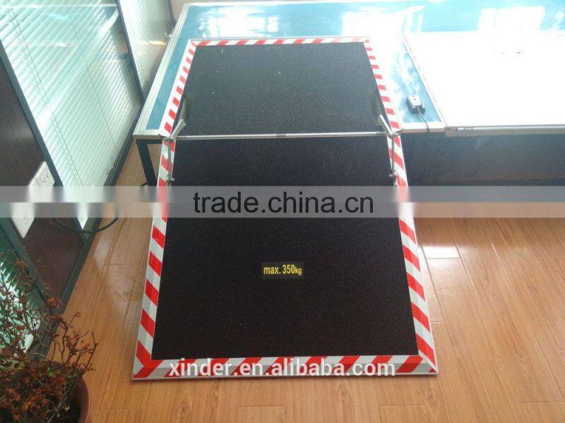 FEWR Electric wheelchair ramp with anti-skip platform for bus