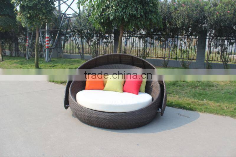 Hot selling outdoor furniture appealing design rattan sunbed RB-016