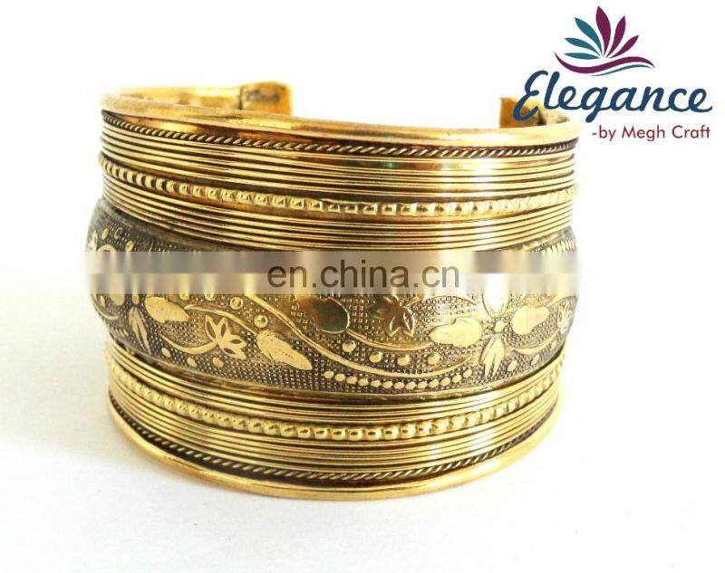 Green Horn bracelet on brass Wholesale Bangle set-Fashion Bracelet set-Bollywood fashion golden color imitation kada bracelets