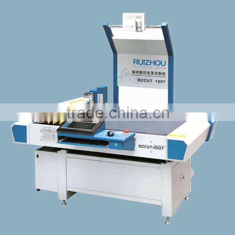 wallet glove key bag phone case producing machine by knife cutting