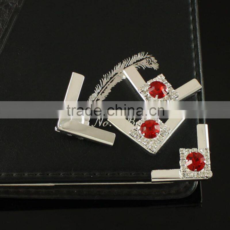 Fashion Decorative Silver Book Corner Protector With Red Crystal S041251