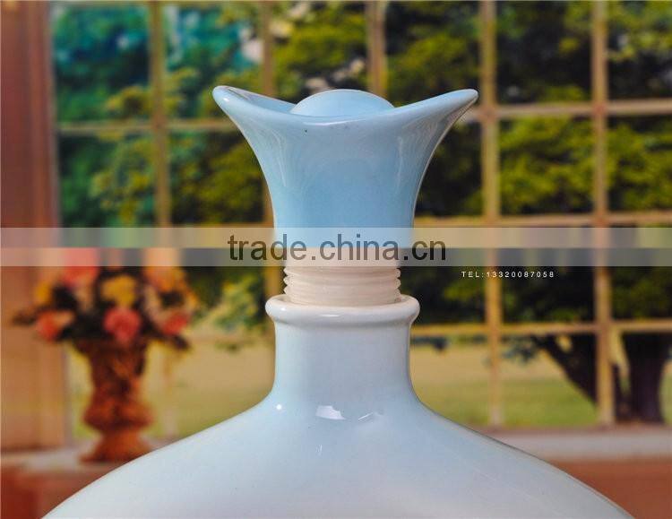 2016 Hot sales Made in Jingdezhen China zodiac Ceramic bottle