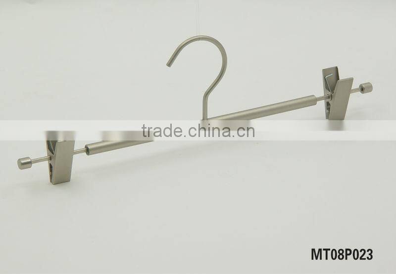 METAL HANGER