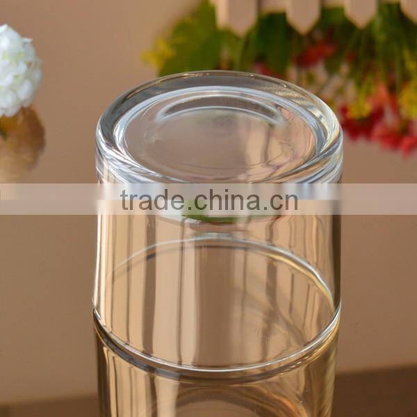 Glass candle holder with 490ml capacity
