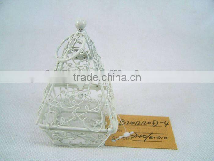 Wire Chocolate gif packaging box with a square base