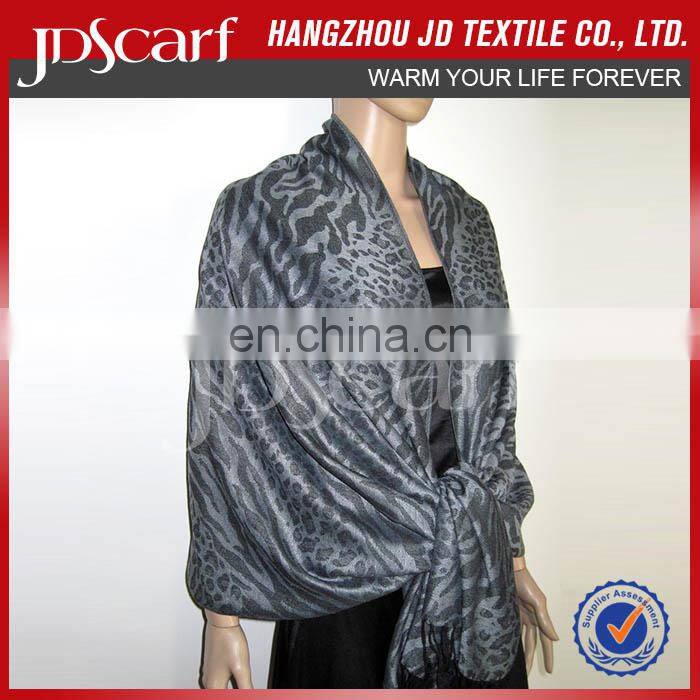 Alibaba supply hot sale special offer vintage scarf