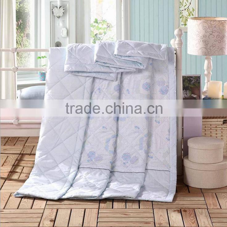 Wholesale printed quilt batting/polyester quilt/summer quilt in nantong