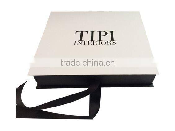 Foldable Magnetic Closure Cardboard Box with Ribbon