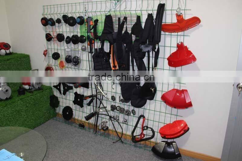 Long pole gasoline hedge trimmer