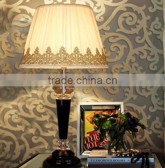 Column design clear and black K9 crystal table lamp with lace lampshade