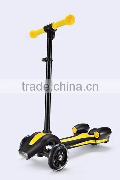 Latest Arrival Kids Electric Spray Scooter, 4.5inch 3 Wheel Electric Scooter With LED Light For Kids