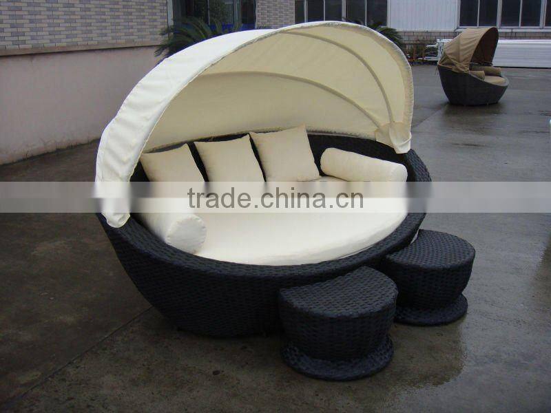 Popular rattan daybed