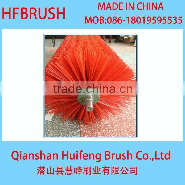 Red brush roller to cleaning street