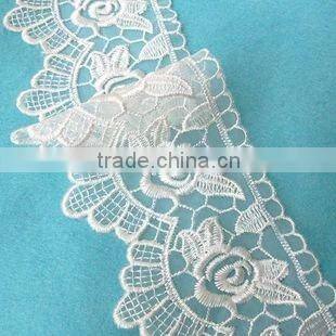 Fashionable garment accessory