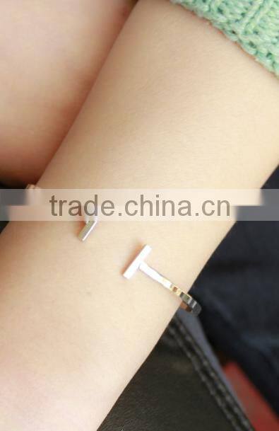 New Classic Type Style Bangle Bracelet
