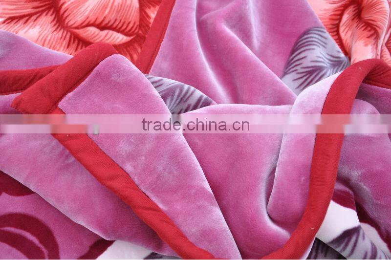 Yiwu China Suppliers Longfortune 100% polyester wholesale thermal protection cheap stock cuddly blanket factory china