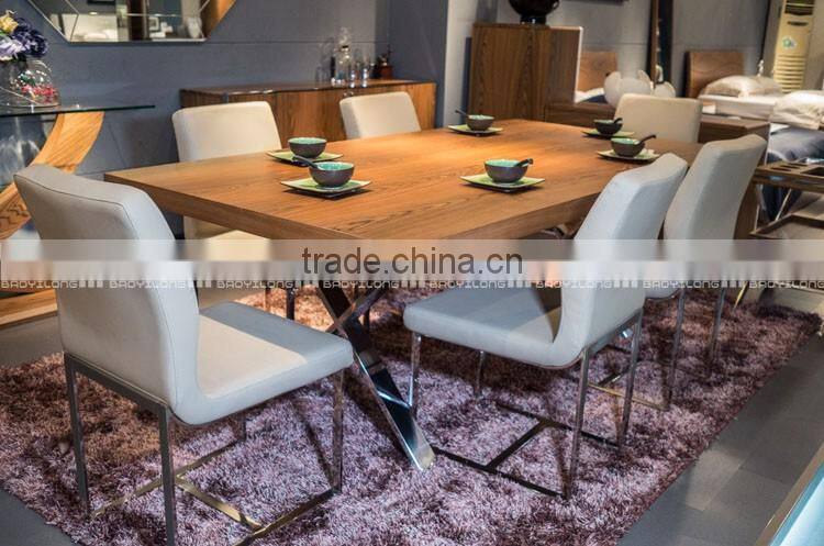 Simple Design Metal Upholstered PU Dining Chair N6261