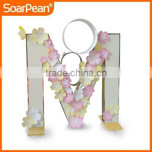 M Shape Creative Burberry decoration shoring Showcase Prop