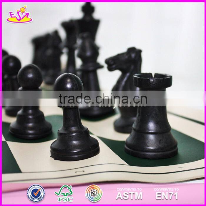 2017 Manufacturer of portable wooden travel chess set for sale W11A057