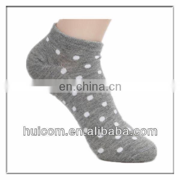 anti slip ankle socks with dots style