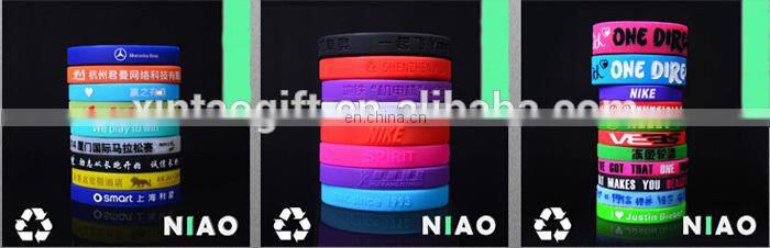 Custom fitness sports silicone bracelet with text and logo