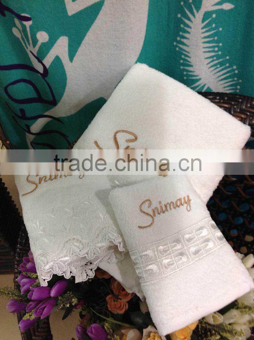 Embroidered towel wholesale cute design pure cotton yarn dyed small square jacquard face towel