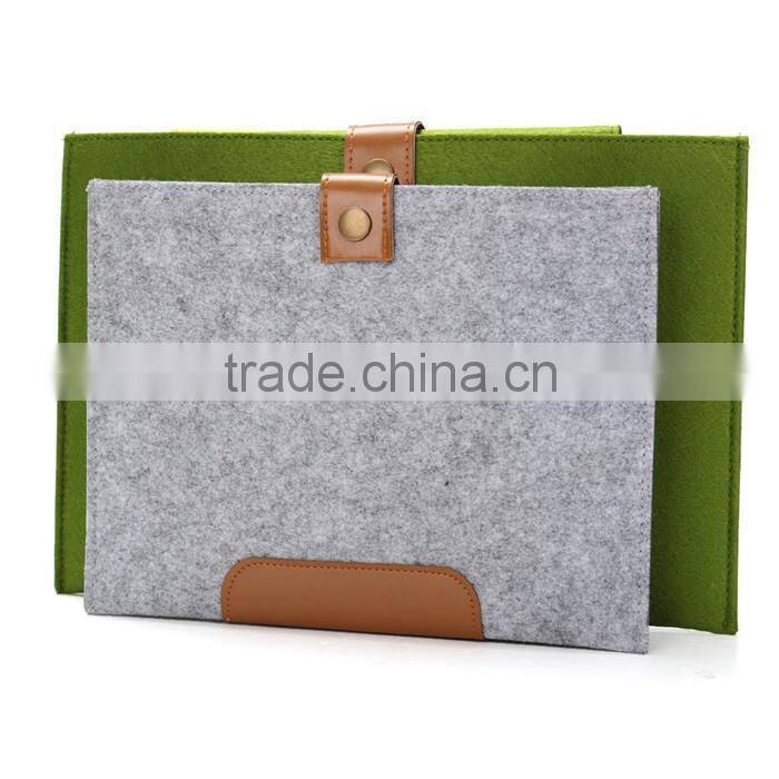 Green Color Felt Laptop Sleeve Button Close Notebook Bag For Protecting