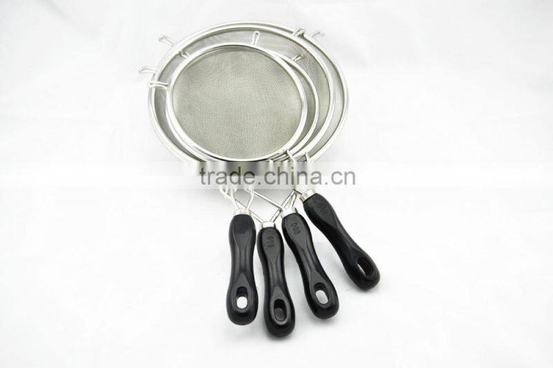 Stainless steel mesh strainer with black plastic handle