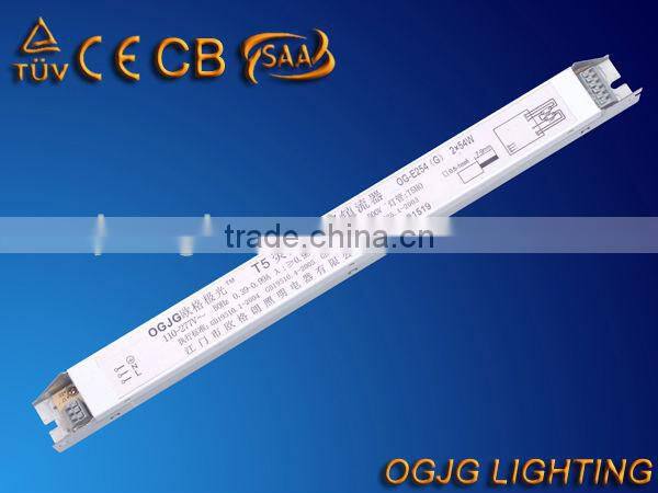 High output electronic ballast for T5 fluorescent lamps