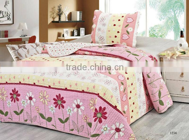 Colorful quilt for teenagers
