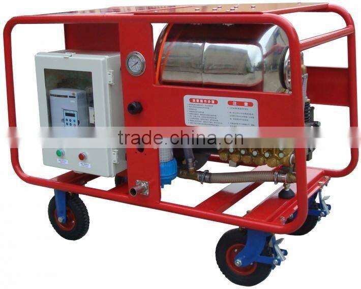 Three plunger high pressure cleaner