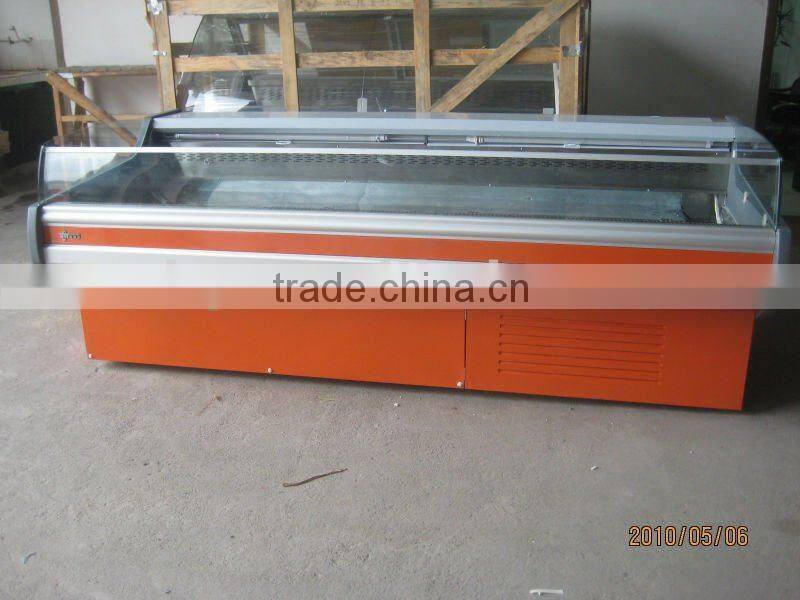 Fresh meat showcase (supermarket)